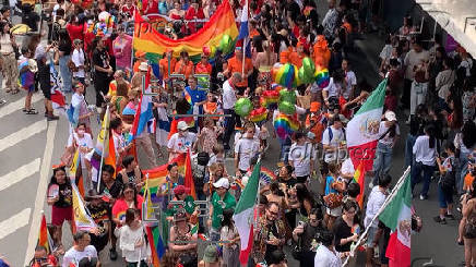 Tailandia se entrega al primer Orgullo tras hacerse realidad el matrimonio igualitario