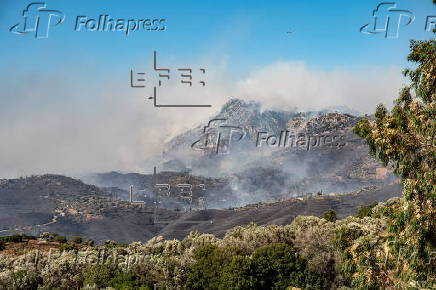 Wildfire continues on Chios Island as evacuations expand
