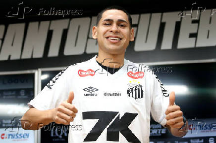 Gustavo Caballero é apresentado como novo reforço do Santos