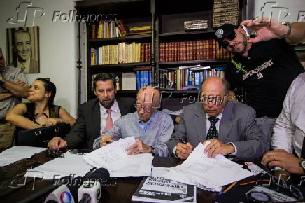 Bicudo, Reale Jr., PSDB e movimentos fazem novo pedido de impeachment