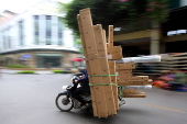 Vietnam's National Assembly passes a resolution on VAT reduction until the end of 2026