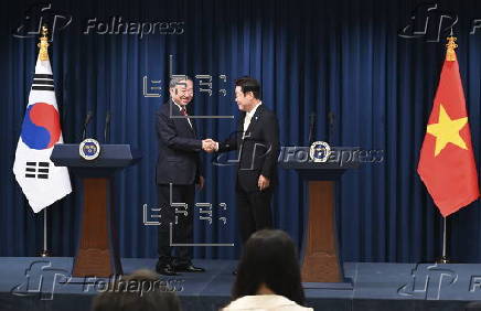 General Secretary of the Communist Party of Vietnam To Lam visits South Korea