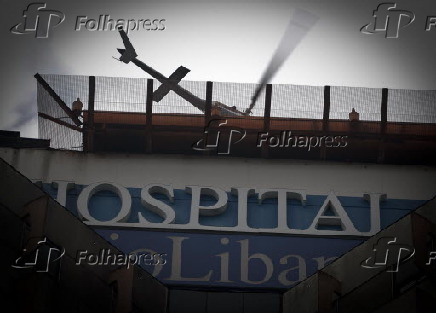 Helicóptero PT-HOA pousa no heliponto