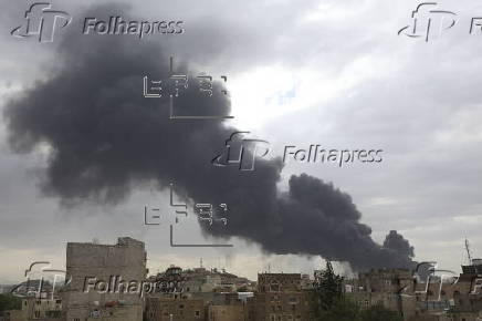 Israel airstrikes target positions in Sana'a