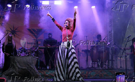 Virada Cultural - Vanessa da mata na Parada Inglesa
