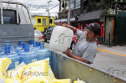 Honduran entrepreneurs turn cooking oil into dog food, soap