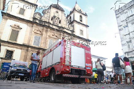 Desabamento de teto de igreja em Salvador