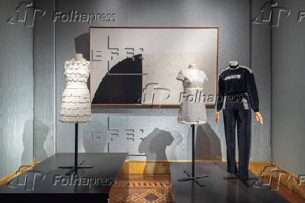Grandes de la alta costura del siglo XX, como Saint Laurent y Cardin, brillan en Florencia