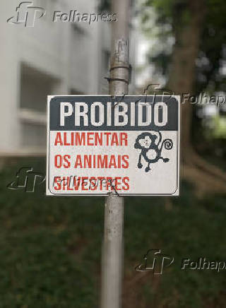 Placa alerta sobre alimentação de animais silvestres