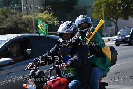 Seguidores de Bolsonaro hacen una caravana en Brasilia contra el juicio por golpismo
