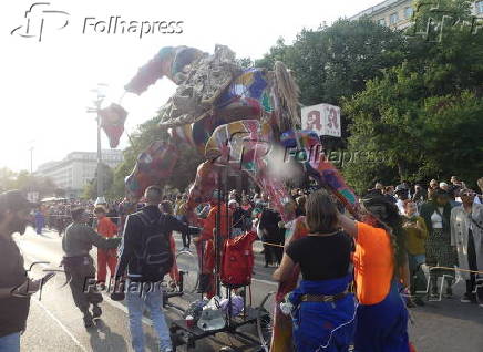 A vibrante e vanguardista capital da Alemanha recebe o carnaval anual de culturas em suas ruas.