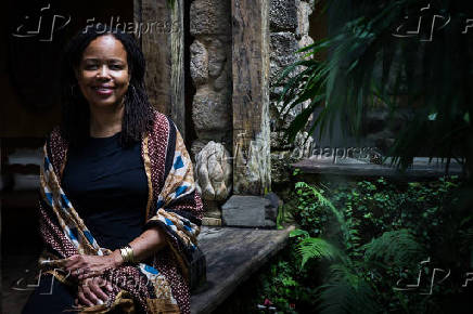 Retrato da escritora americana Saidiya Hartman na Flip