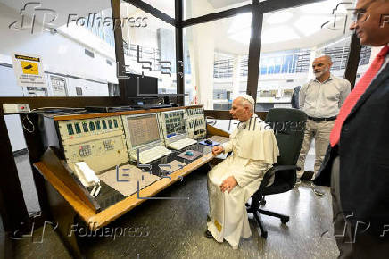 León XIV visita el control de Radio Vaticana y futuro proyecto agrovoltaico fuera de Roma