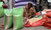 Surging food prices and rising inflation are reshaping Pakistani grocery markets