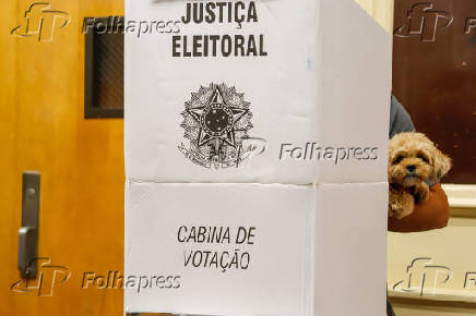 Cabina de votação da eleição brasileira em Nova York