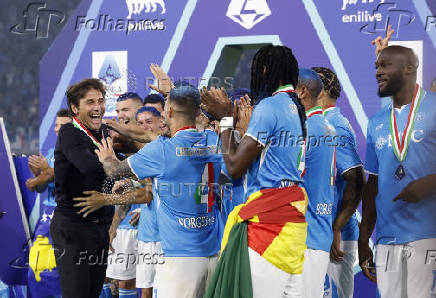 Serie A - Napoli v Cagliari