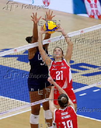 FIVB Volleyball Women's Nations League - USA vs Poland