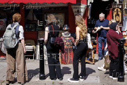 Daily life in Notting Hill, London