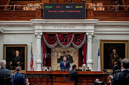 Democratic lawmakers in Texas leave the state in redistricting battle