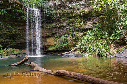 Cachoeira do Evilson, uma das atrações visitadas pelos turistas a caminho do Jalapão (TO)