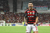 Partida entre Flamengo e Fortaleza pelo Campeonato Brasileiro 2025.