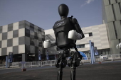 Beijing gets ready for human and robots half marathon