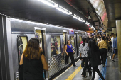 Movimentação dentro da Estação Sé do metrô