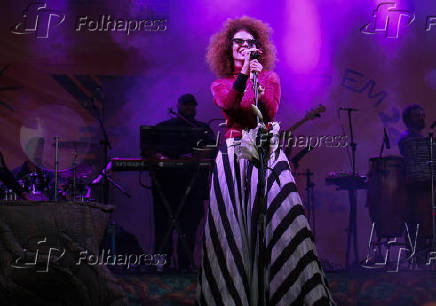 Virada Cultural - Vanessa da mata na Parada Inglesa