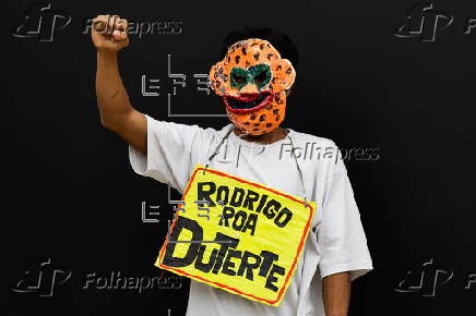 Families of victims of extra-judicial killings dramatize their experience through theater program