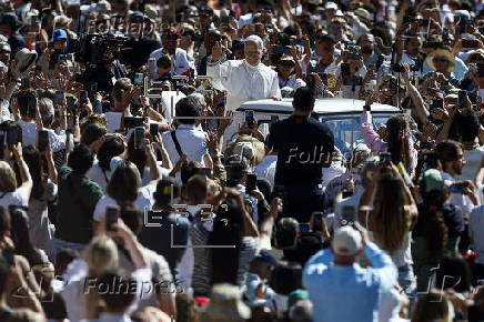 El Papa León XIV asiste a su audiencia general semanal
