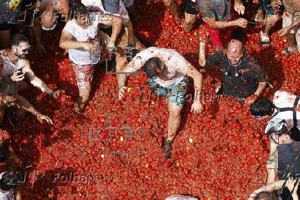 22.000 personas participan en la Tomatina de Buñol