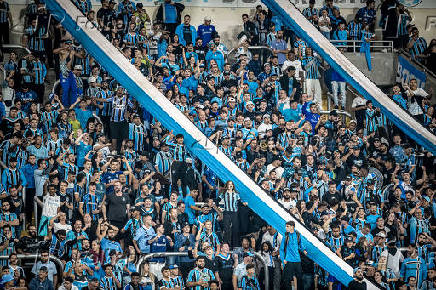 Partida entre grêmio e club atlético grau (per) pela copa conmebol sudamericana 2025