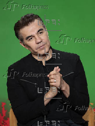 El actor Adrián Uribe va ‘Al Chile’ en su nueva docuserie sobre el picante mexicano