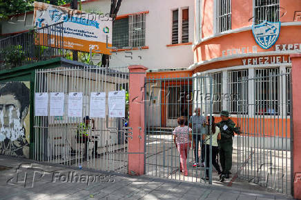 Poca afluencia de personas y una votación 
