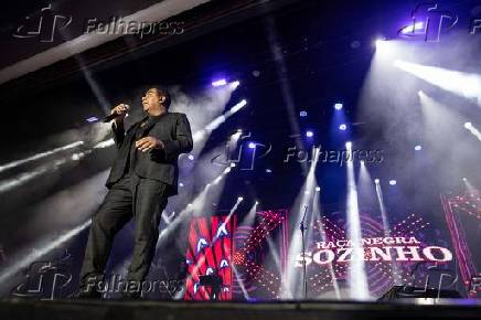 A banda Raça Negra se apresenta no Festival Turá