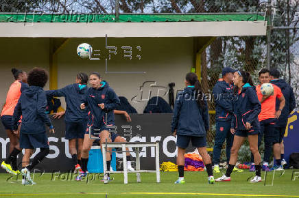 Selección femenina de Ecuador se prepara para su debut en la Copa América