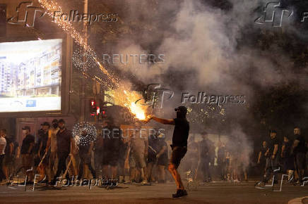 Standoff between supporters of the ruling party and anti-government protesters in Belgrade
