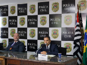 Coletiva de imprensa com delegado Demacro sobre caso Vitória