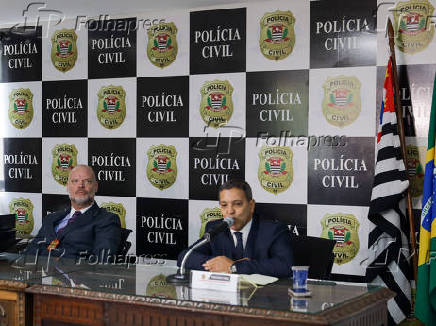 Coletiva de imprensa com delegado Demacro sobre caso Vitória