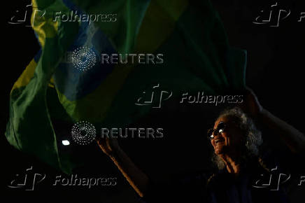 Bolsonaro rallies for amnesty bill three days after hospital discharge
