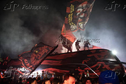 AeroFla: Mobilização da torcida do Flamengo na chegada do ônibus da delegação do clube no Aeroporto do Galeão.
