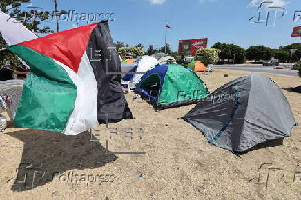 Pro-Palestinian demonstrators pitch protest camp in front of US embassy in Tunis