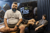 Retrato de Monark (camiseta cinza) e Igor 3k