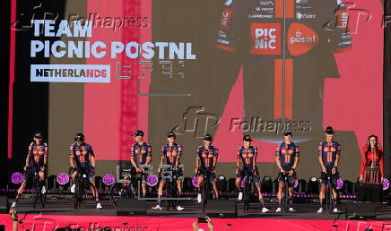 Giro d'Italia cycling tour - Teams Presentation