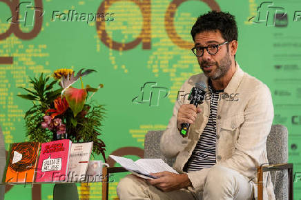 Mesa 'Alexandrinos Heróicos' na Feira do Livro de SP