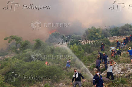 Greece battles wildfire on Chios island