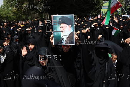 Supporting rally for Iranian supreme leader on Tasua day in Tehran