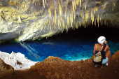 A caminho da gruta do Lago Azul,