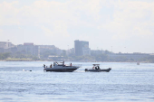 Fiscalização de embarcações no Rio de Janeiro.