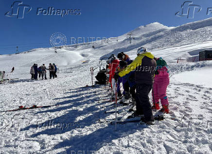 Skiing enthusiasts welcome Chile's new ski season